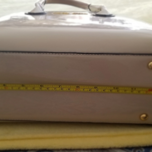 Adrienne Vittadini Crossbody - Picture 10 of 10